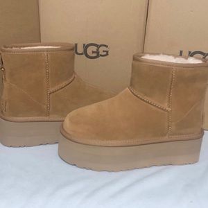 UGG CLASSIC MINI PLATFORM